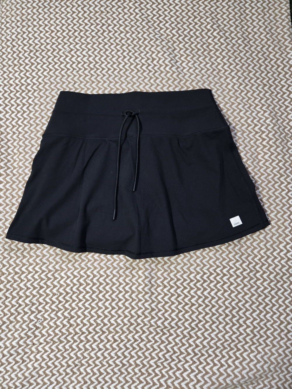 Vuori Women's Black Athletic Skort with Drawstring Waist